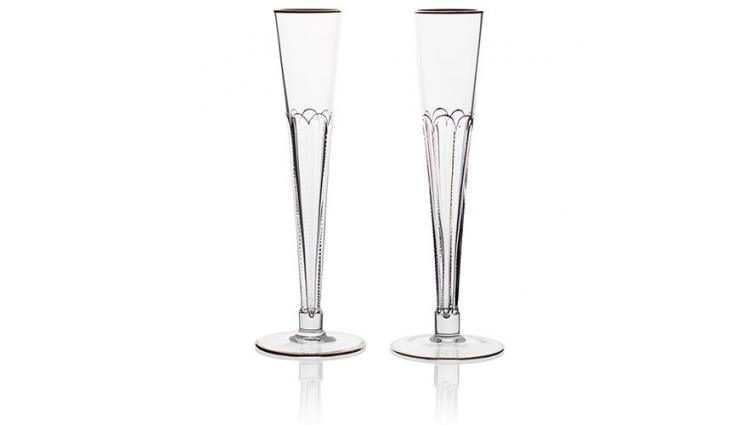 Set of champagne glasses - content 