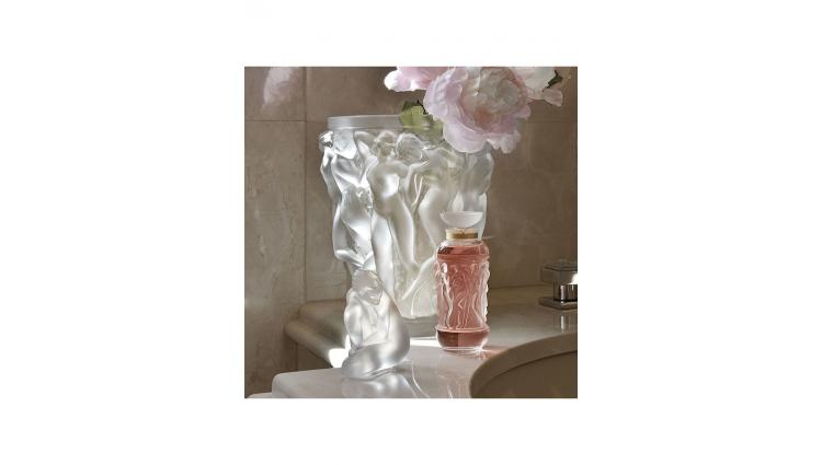 Lalique Bacchantes vase in matt crystal - content 