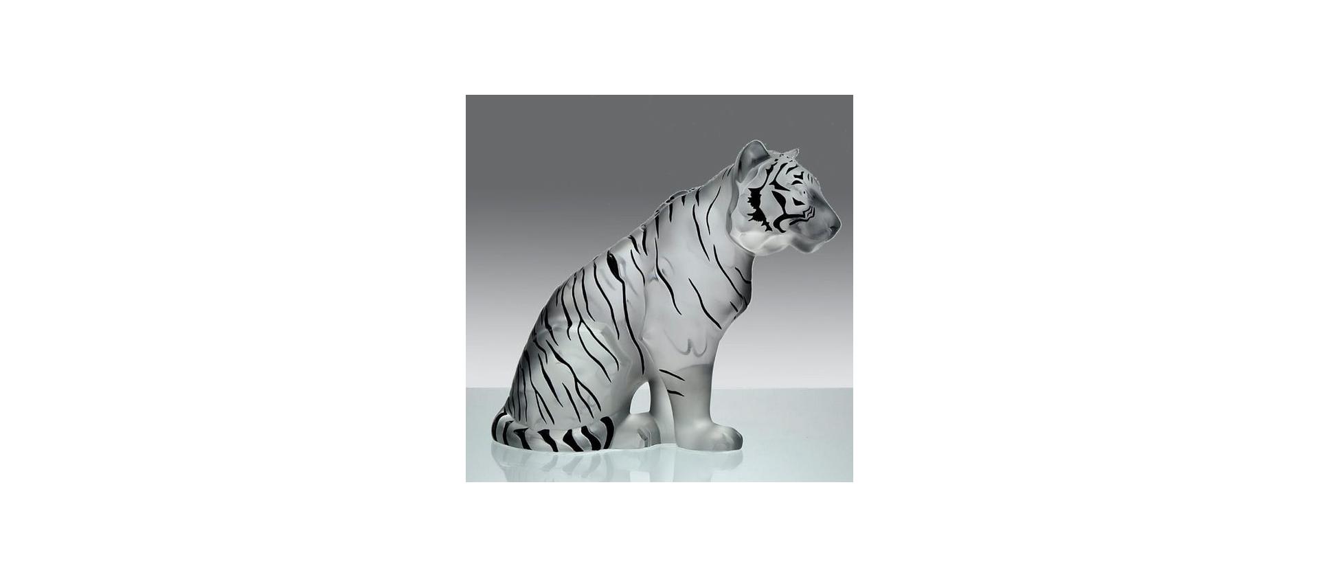 Sculpture of the great seated tiger 2022 Lalique big